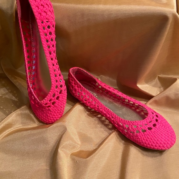X.Appeal Shoes - Oh, so cute!!  Bright pink flats by X.Appeal.  Like new condition.